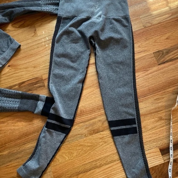 Bombshell Sportswear - Picture 6 of 11